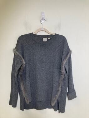 Oc Gray Sweater with Fur Trim sz M